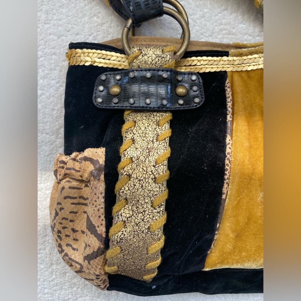 Very Unique Handbag. Multi Color With Sequins And… - image 4